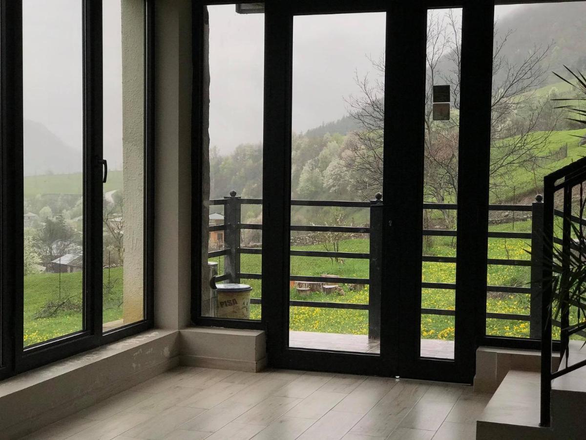 Roza'S Guest House Mestia Luaran gambar