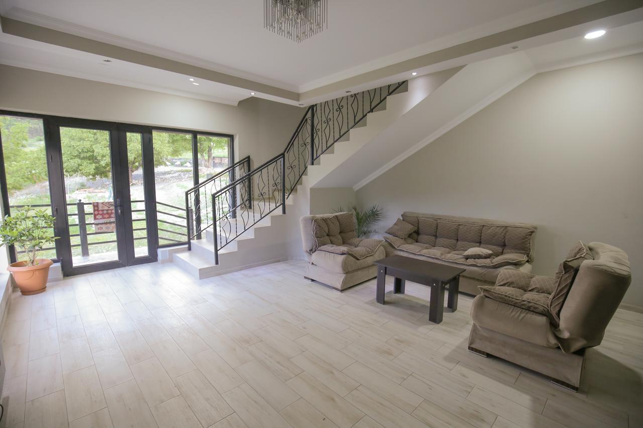 Roza'S Guest House Mestia Luaran gambar