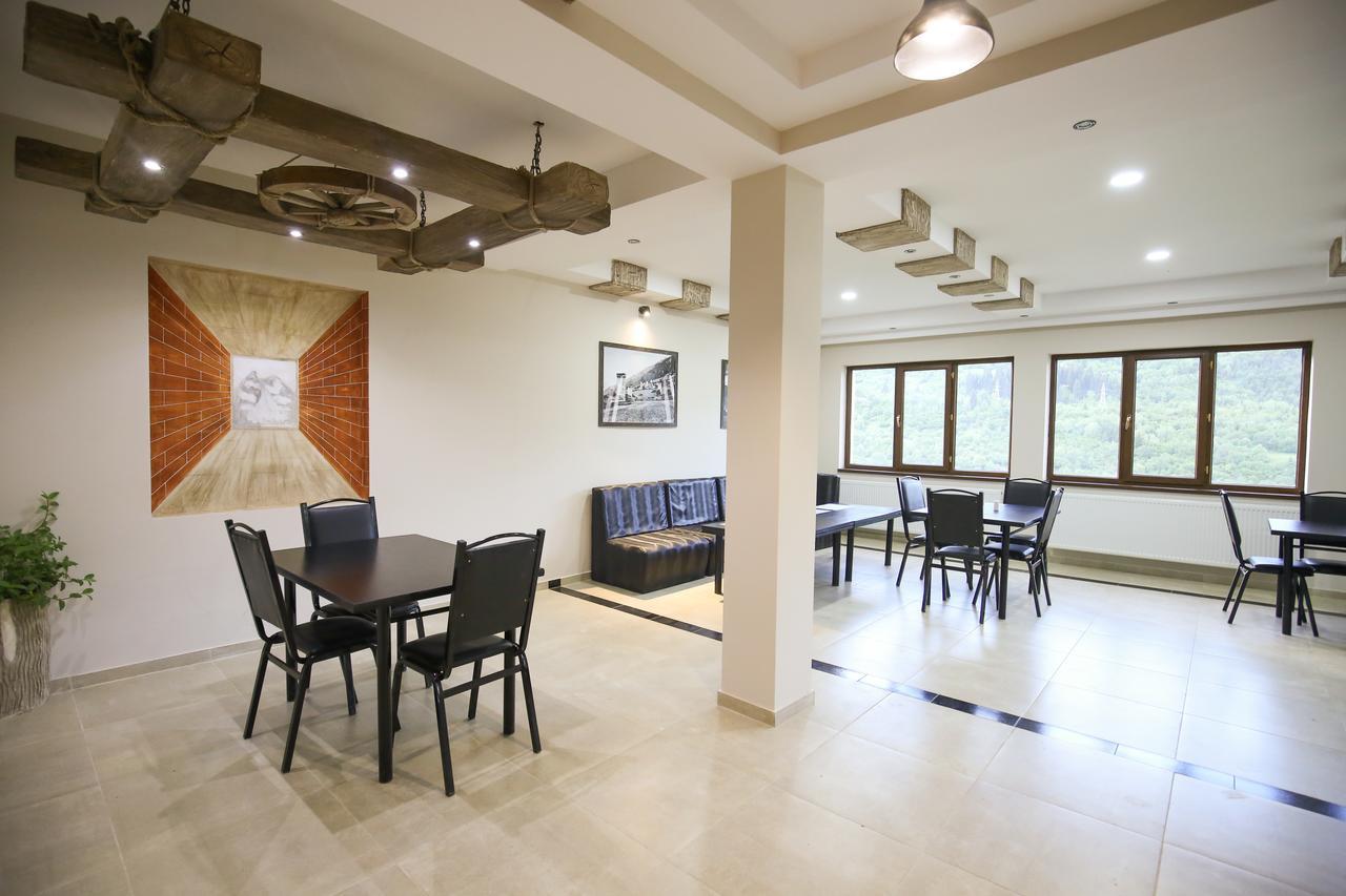 Roza'S Guest House Mestia Luaran gambar